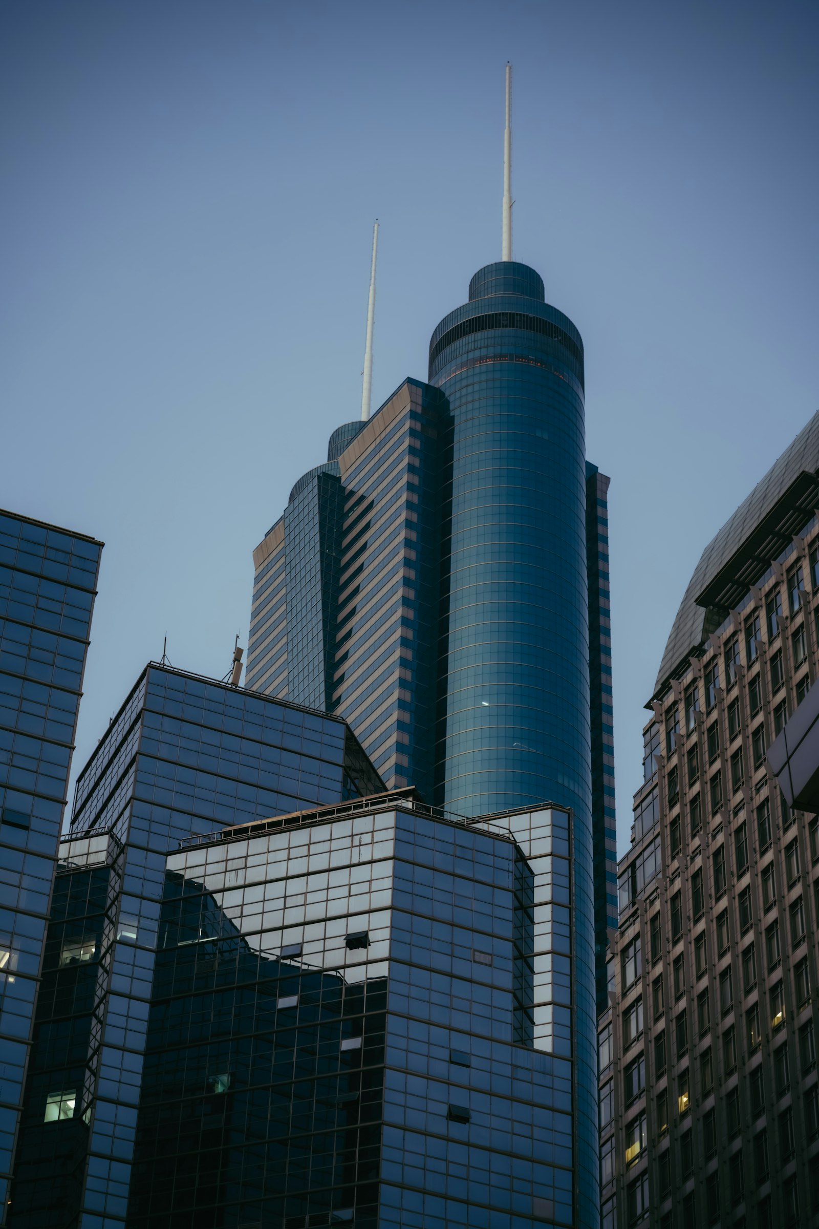 Glass business center in Buenos Aires — Crestluminar Headquarters